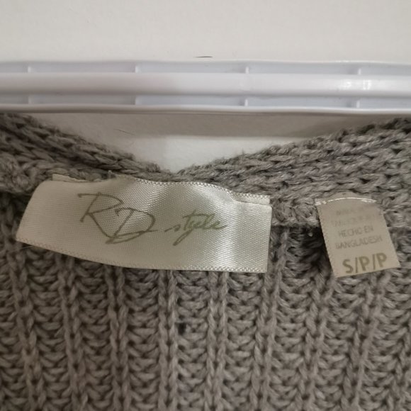 RD Style Gray Distressed V Neck Sweater Size small - Picture 3 of 3